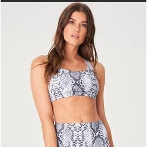 NWOT ONZIE YOGA #354 WHITE COBRA CHIC BRA SZ S/M